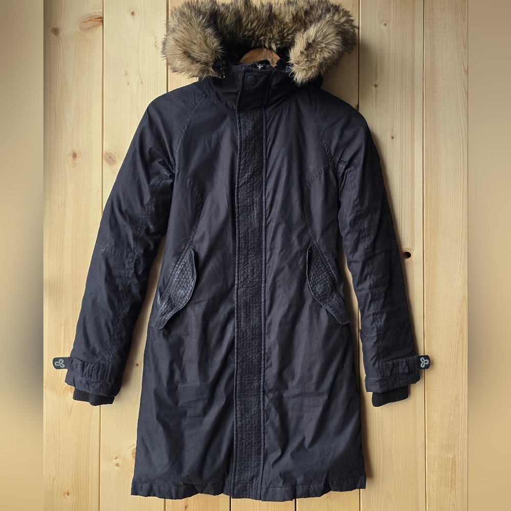 Aritzia TNA Avoriaz Parka Goose Down Water Resistant Winter Jacket Size XXS